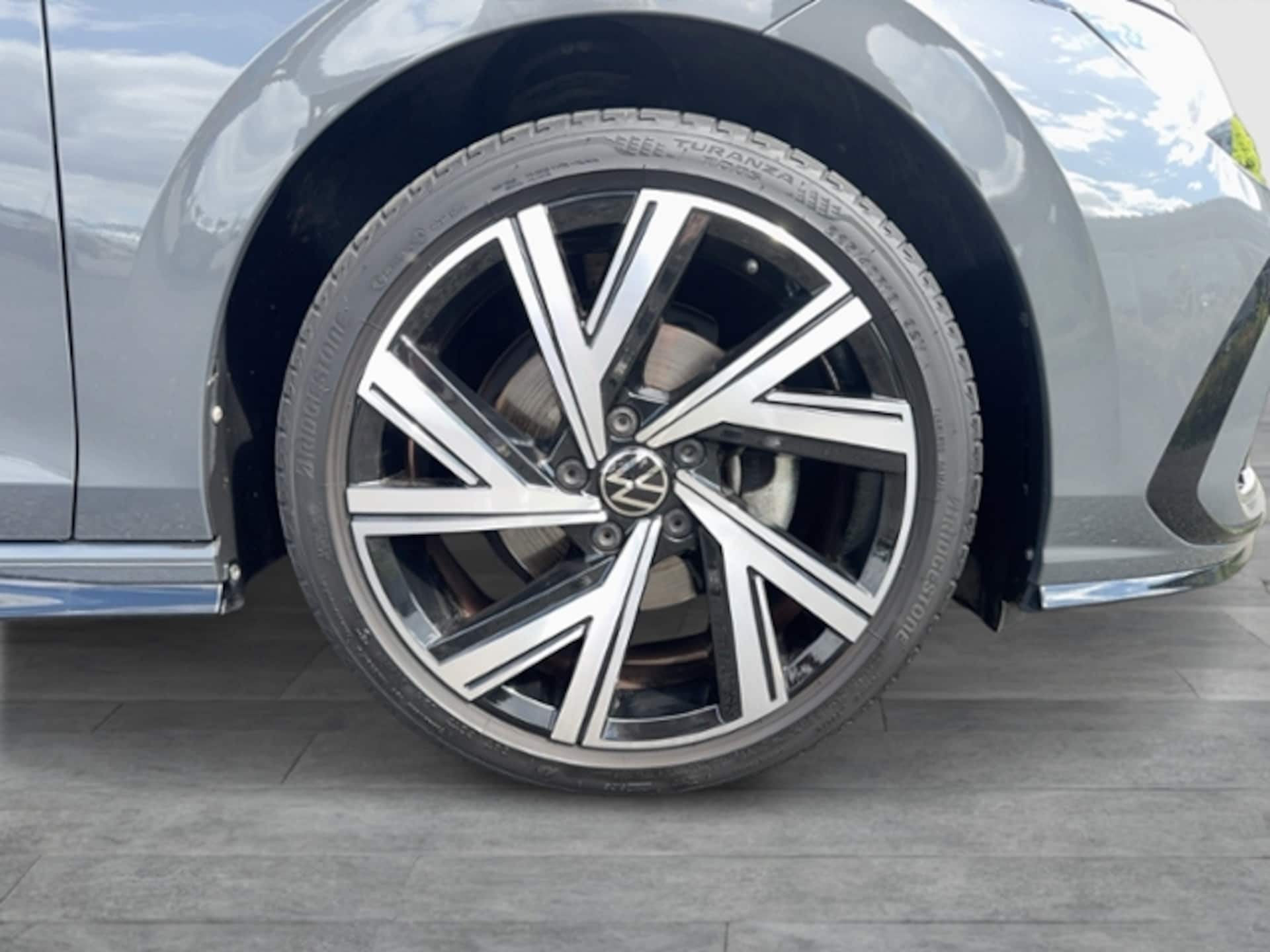 Volkswagen Golf Variant R-Line