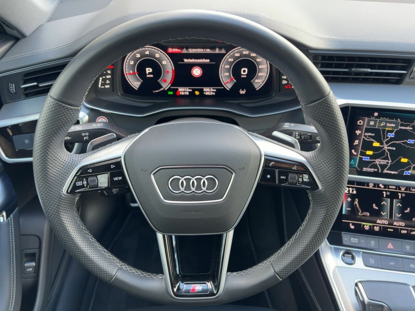 Bild über Audi A6 Avant sport 45 TFSI quattro S tronic - für weitere Informationen kontaktieren Sie den Audi Partner