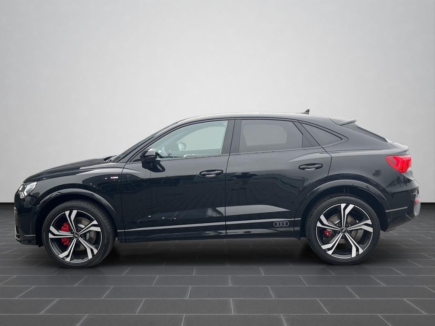 Bild über Audi Q3 Sportback TFSI quattro 180 kW S tronic - für weitere Informationen kontaktieren Sie den Audi Partner