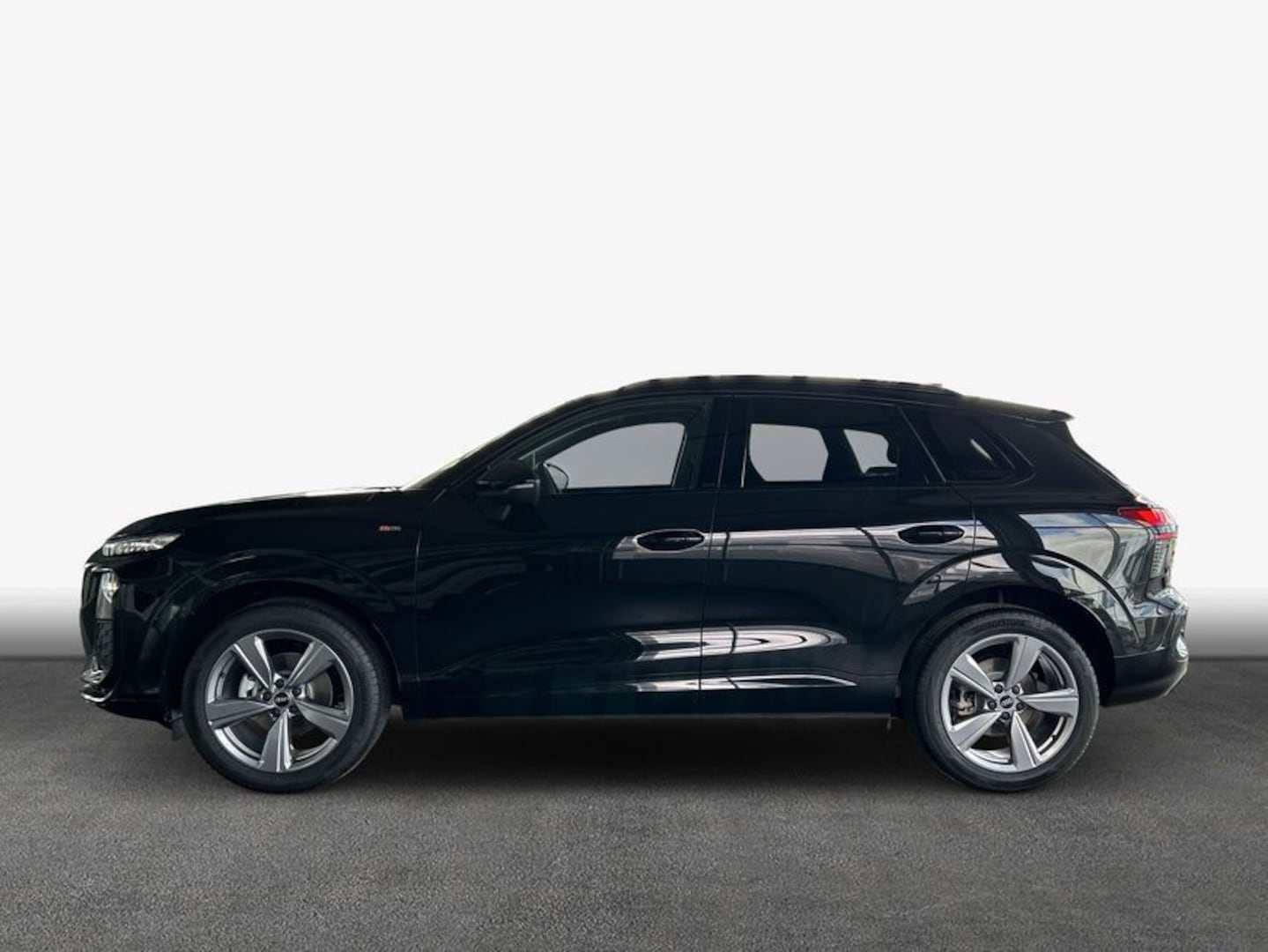 Bild über Audi Q3 SUV TFSI 110 kW S tronic - für weitere Informationen kontaktieren Sie den Audi Partner