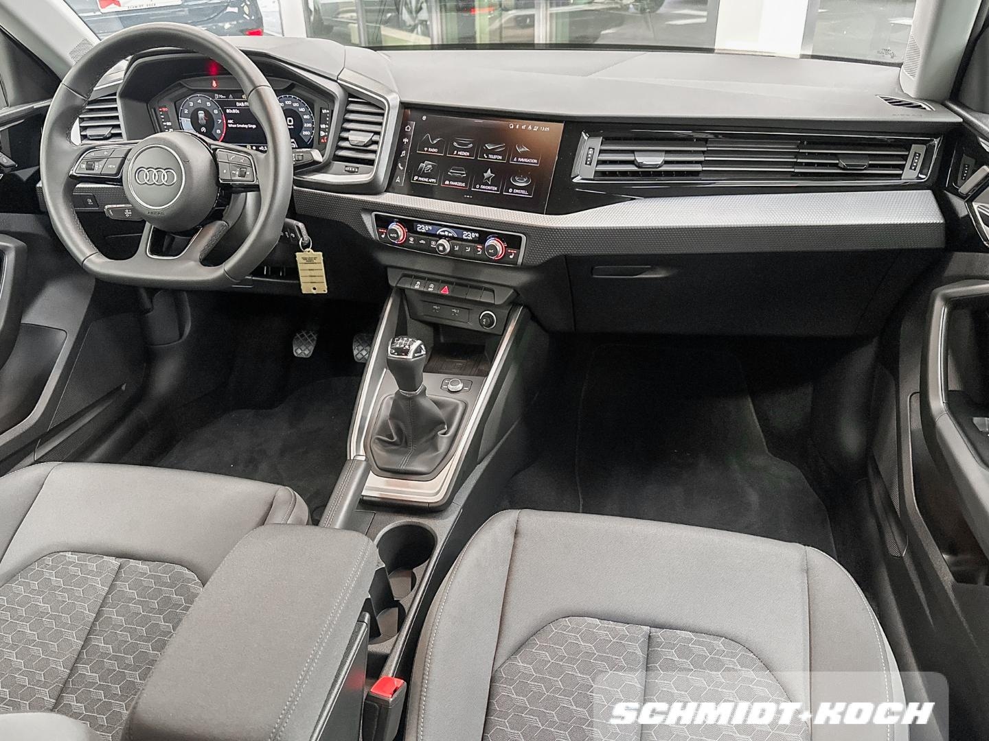Bild über Audi A1 Sportback S line 30 TFSI Schaltgetriebe - für weitere Informationen kontaktieren Sie den Audi Partner