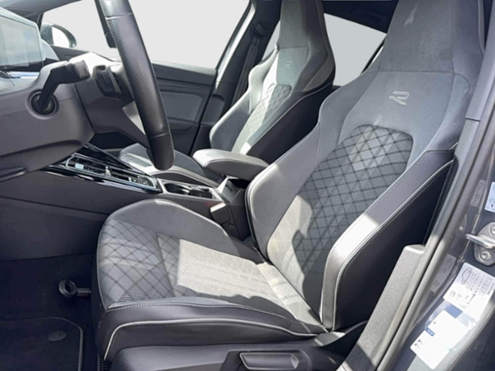 Volkswagen Golf Variant R-Line