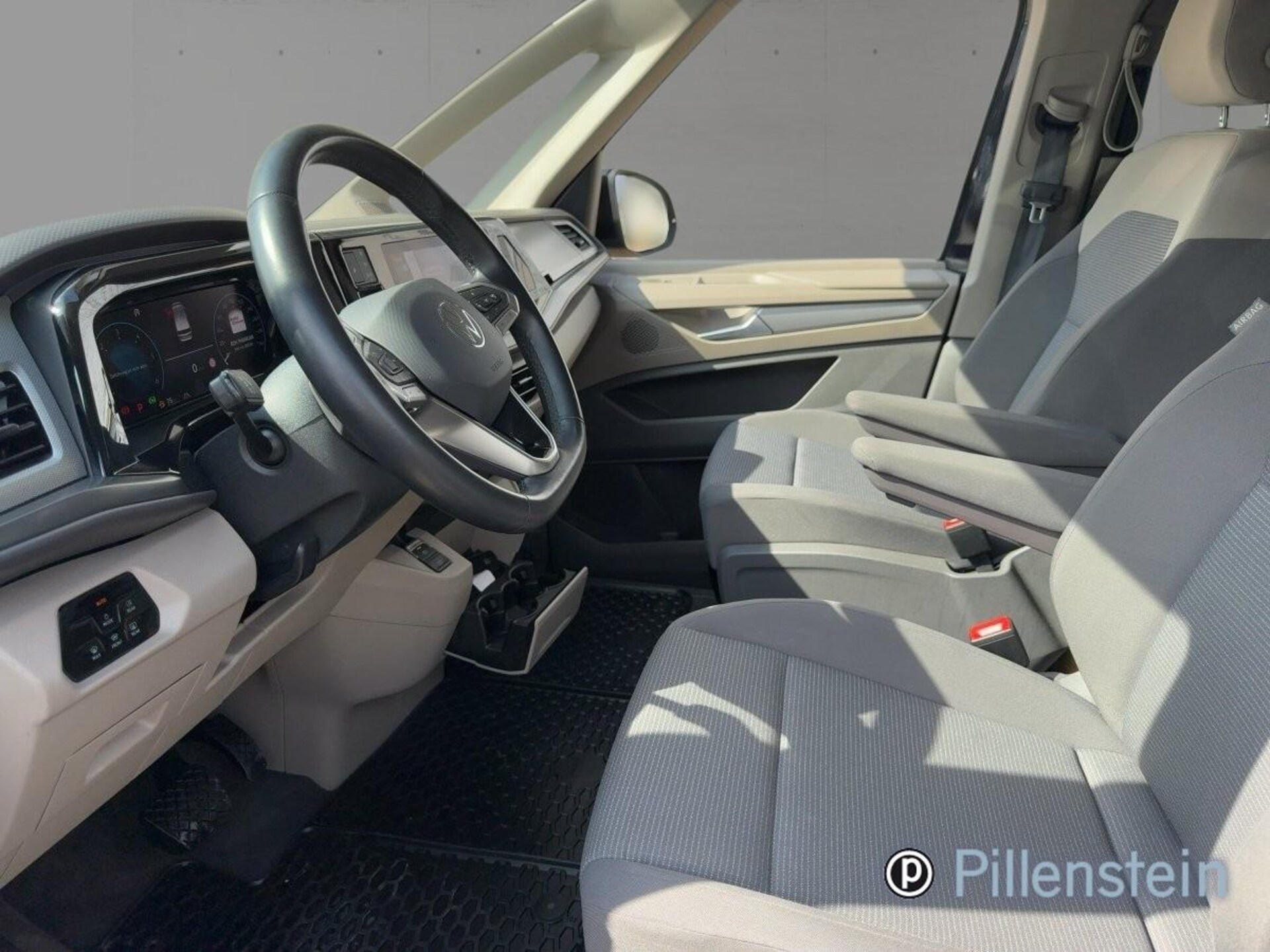 Volkswagen Multivan Langversion Basis-Modell