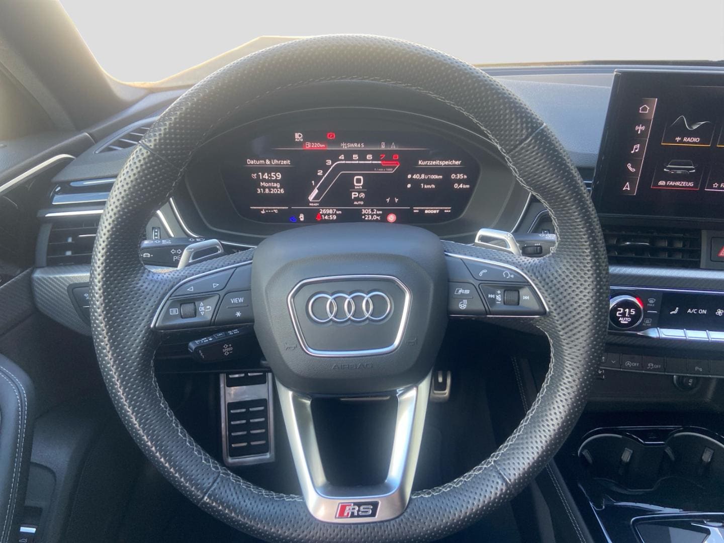 Bild über Audi RS 4 Avant TFSI quattro tiptronic - für weitere Informationen kontaktieren Sie den Audi Partner