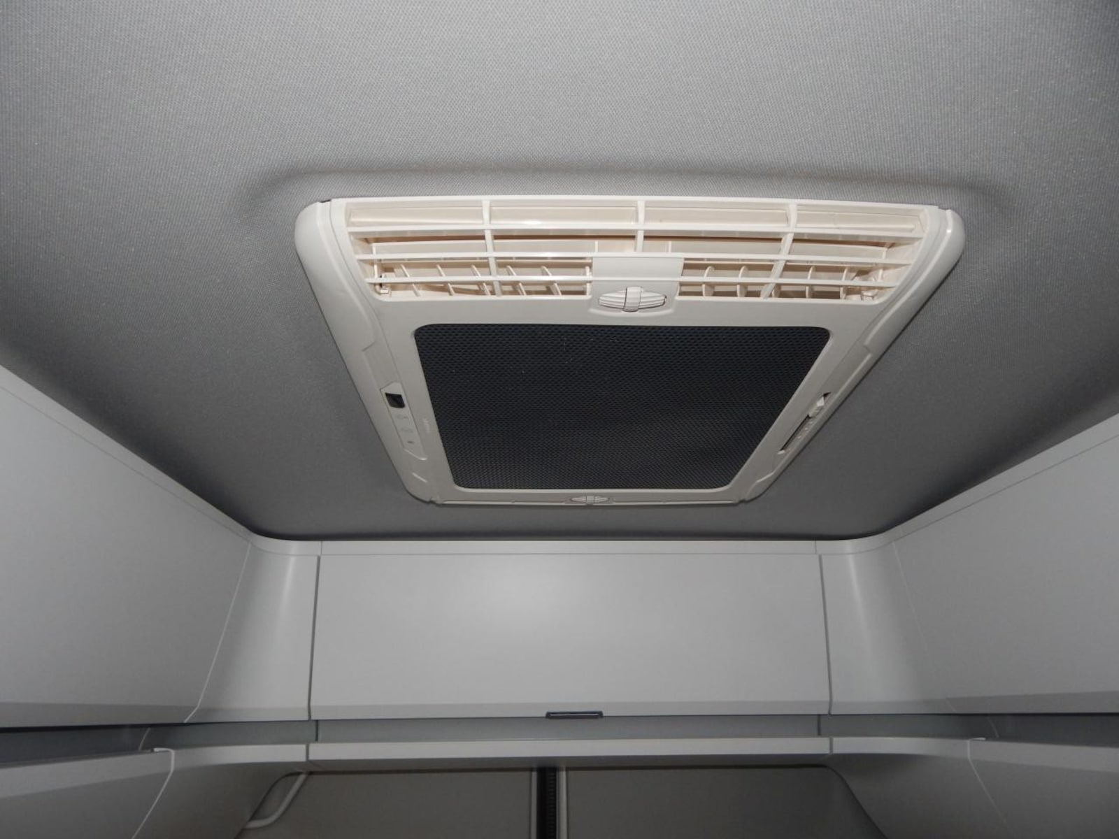 Volkswagen Grand California 680 – Bild 16