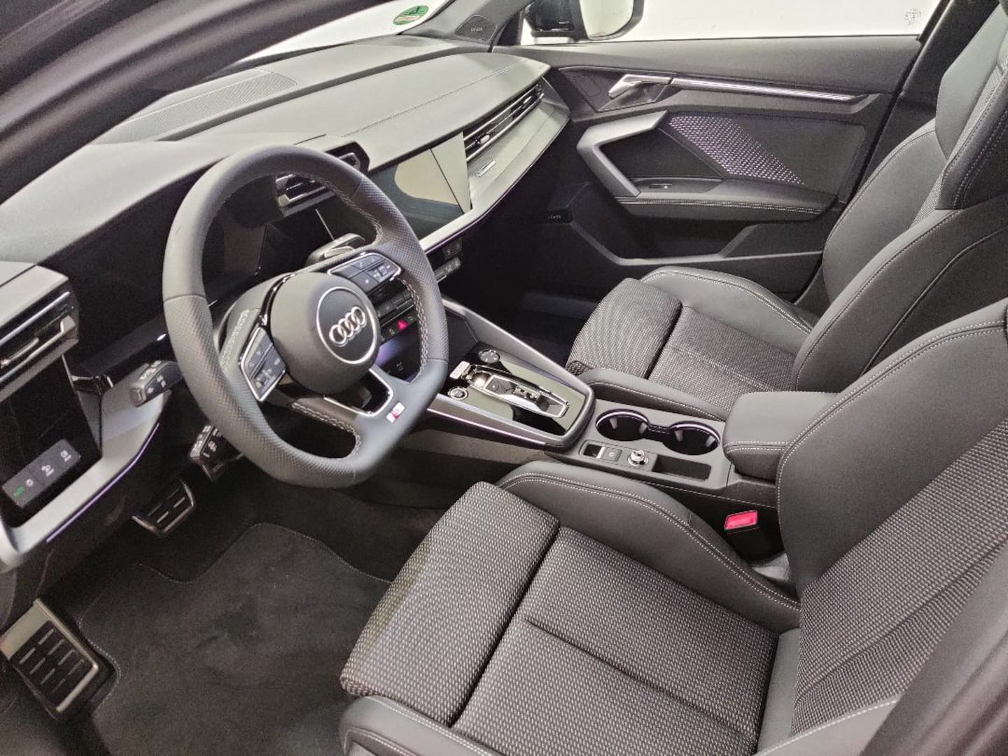 Bild über Audi A3 Limousine TFSI 110 kW S tronic - für weitere Informationen kontaktieren Sie den Audi Partner