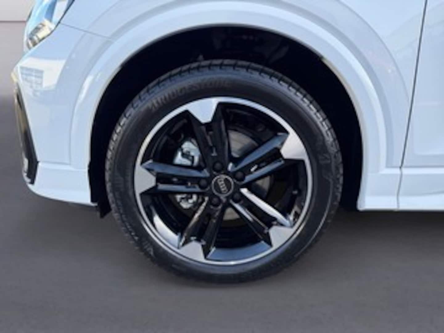 Bild über Audi Q2 S line 35 TFSI S tronic - für weitere Informationen kontaktieren Sie den Audi Partner