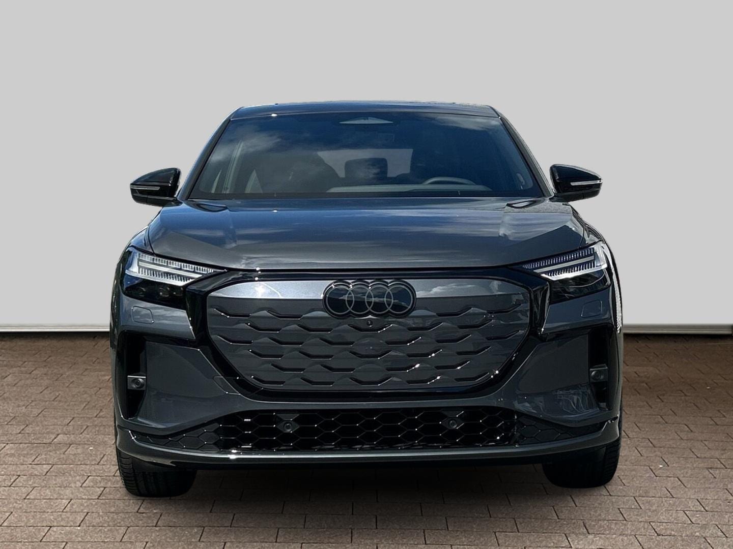 Bild über Audi Q4 Sportback e-tron e-tron quattro 220 kW - für weitere Informationen kontaktieren Sie den Audi Partner