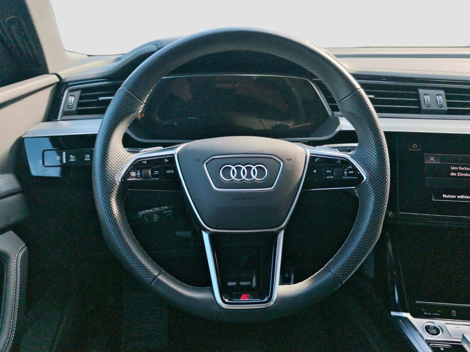 Audi Q8 Sportback e-tron – Bild 11