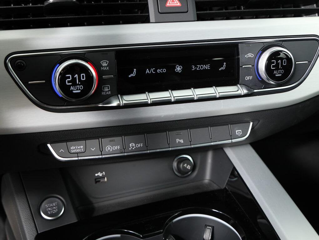 Image about Audi A4 Avant S line edition 40 TDI quattro 150 kW (204 CV) S tronic