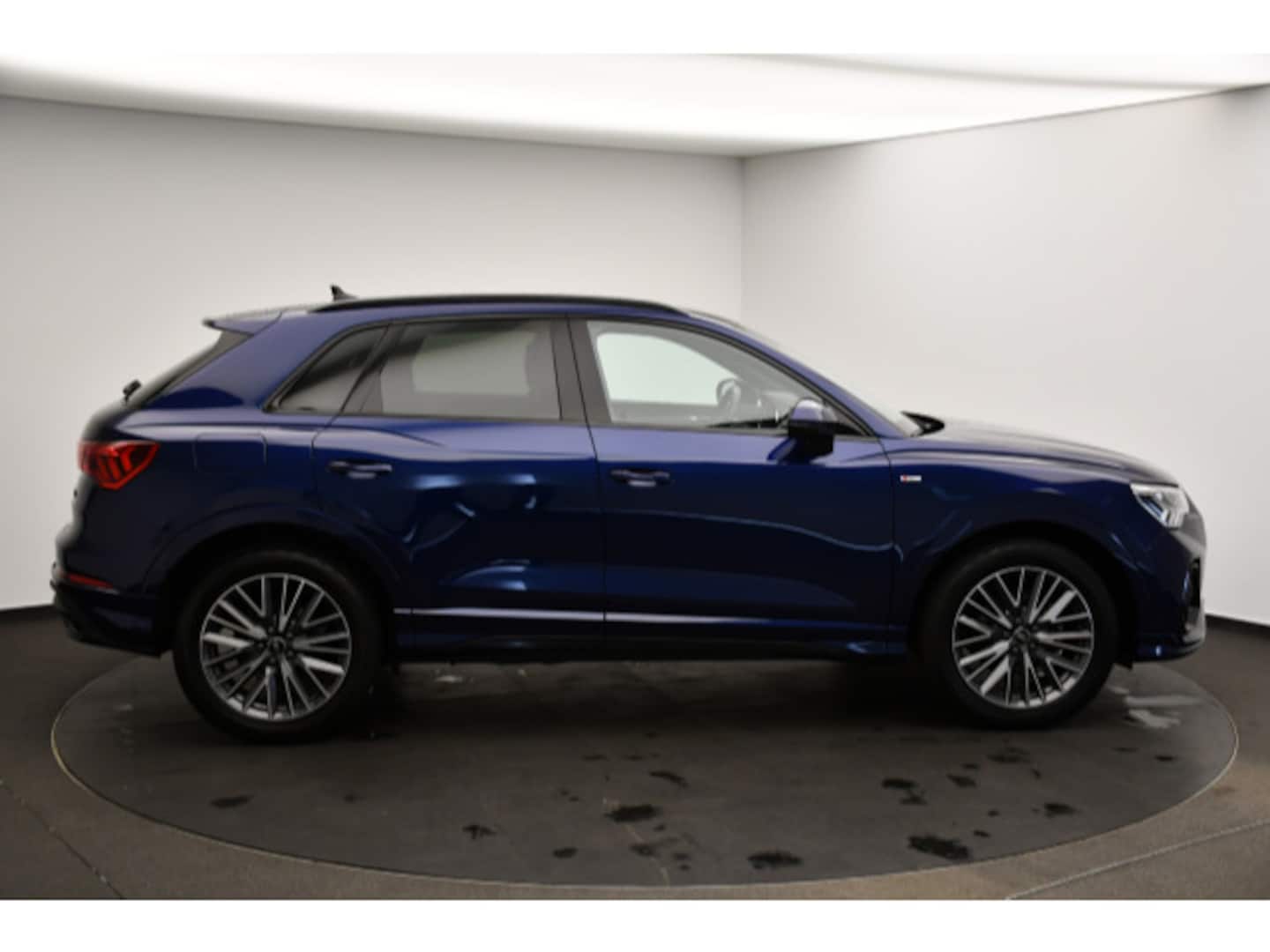 Bild über Audi Q3 S line 35 TFSI S tronic - für weitere Informationen kontaktieren Sie den Audi Partner