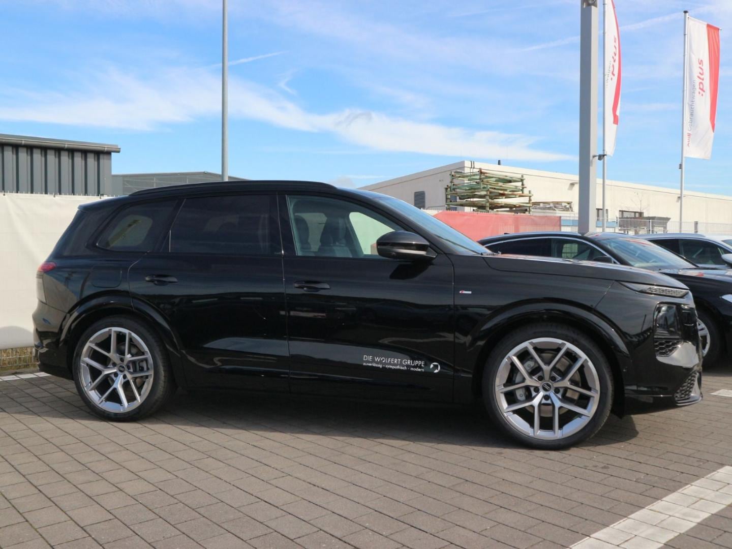 Bild über Audi Q7 SUV TDI quattro 220 kW tiptronic - für weitere Informationen kontaktieren Sie den Audi Partner