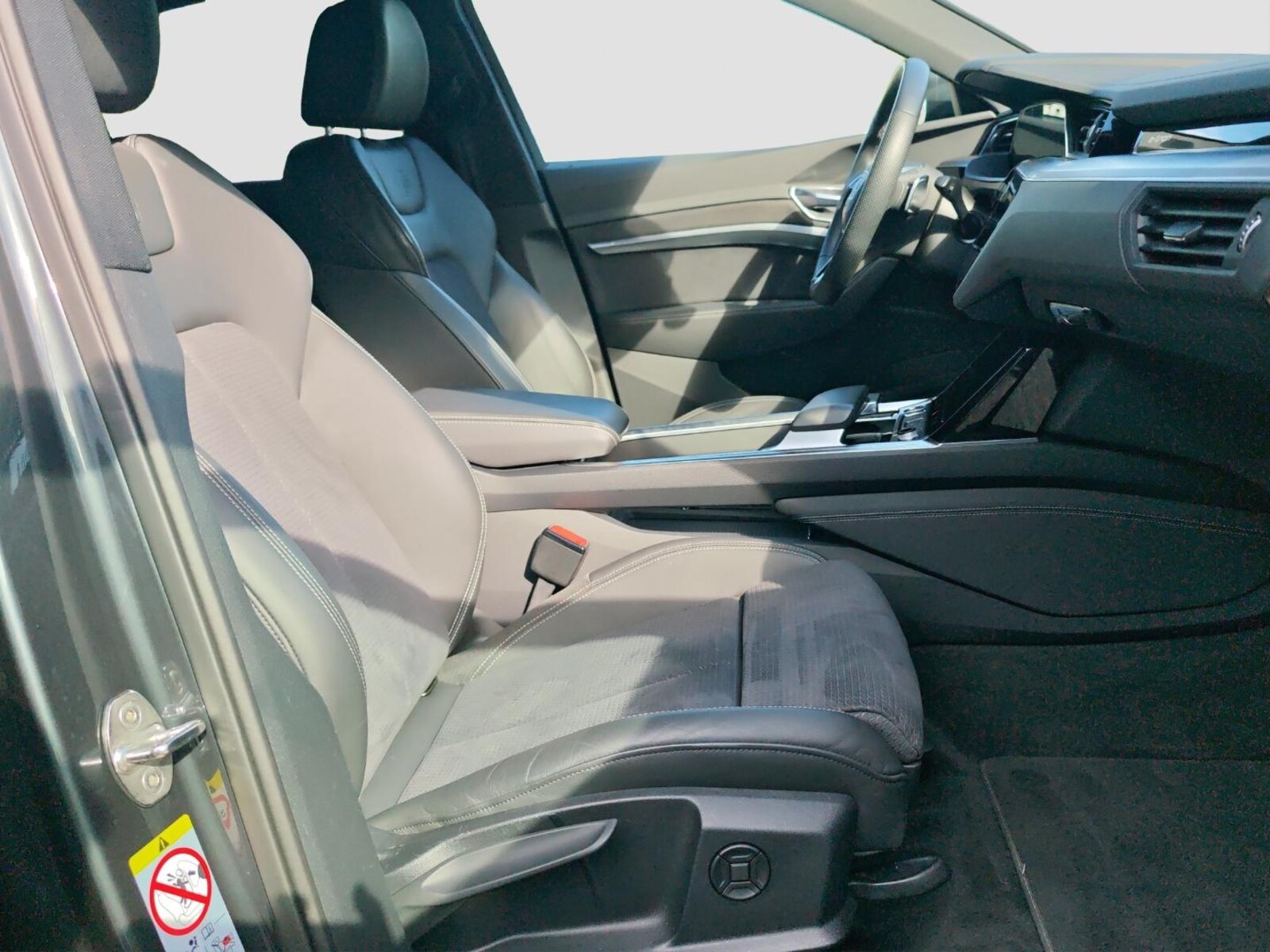 Audi Q8 Sportback e-tron – Bild 14