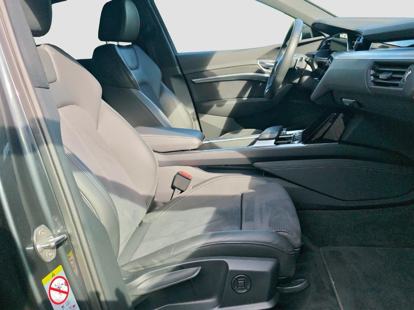 Bild über Audi Q8 Sportback e-tron advanced 50 e-tron quattro - für weitere Informationen kontaktieren Sie den Audi Partner