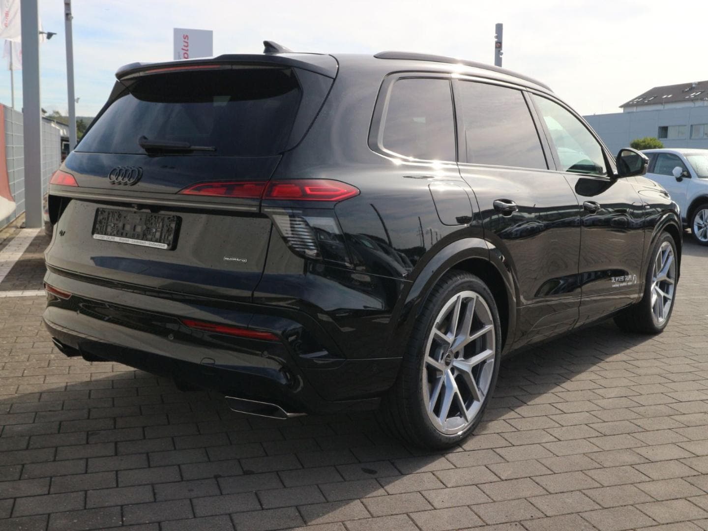 Bild über Audi Q7 SUV TDI quattro 220 kW tiptronic - für weitere Informationen kontaktieren Sie den Audi Partner