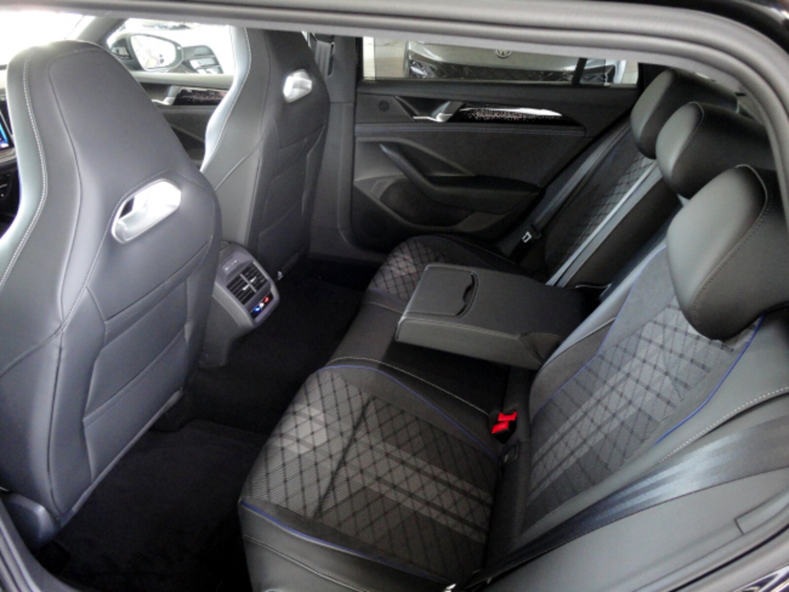Volkswagen Passat Variant – Bild 8