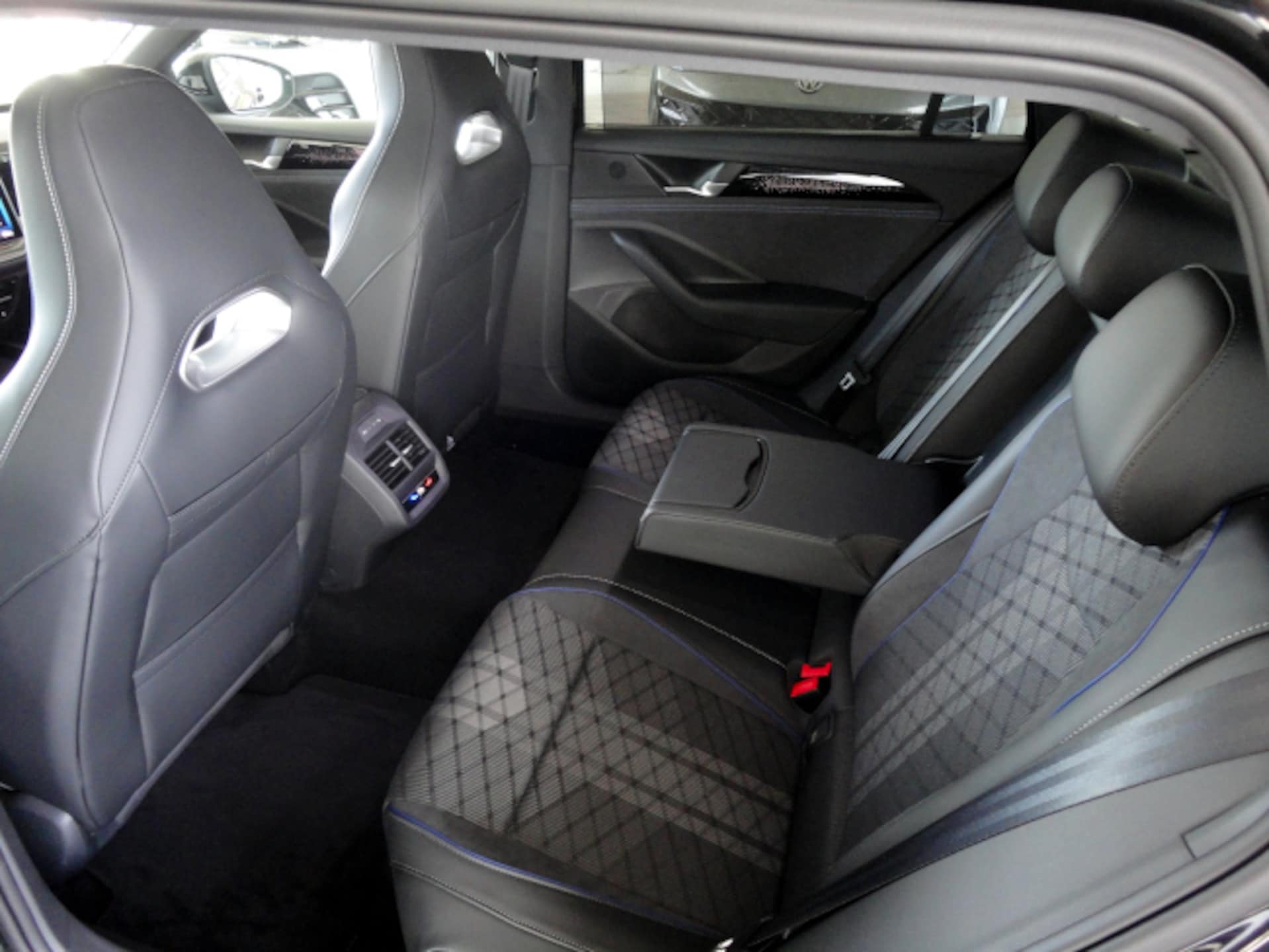 Volkswagen Passat Variant R-Line Edition