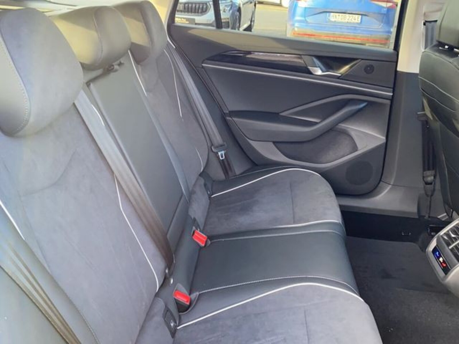 Volkswagen Passat – Bild 11