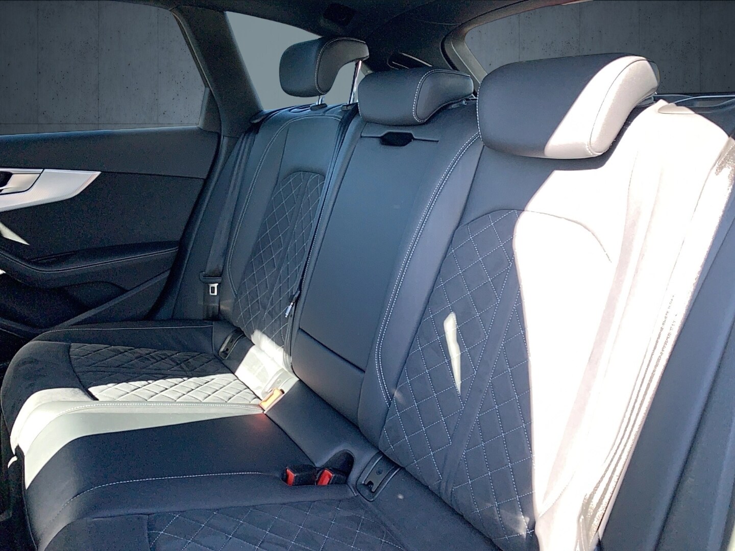Image about Audi RS 4 Avant TFSI quattro tiptronic