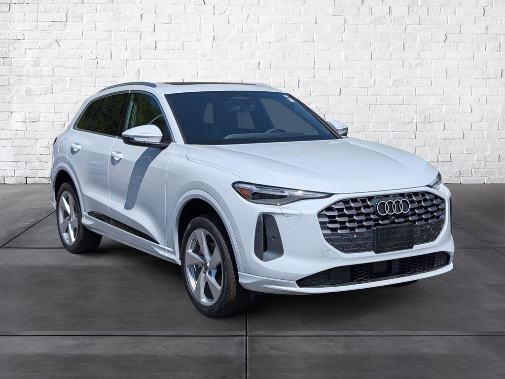 2026 Audi Q5 Premium Plus quattro's photo