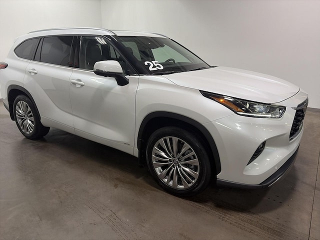 2025 Toyota Highlander Hybrid