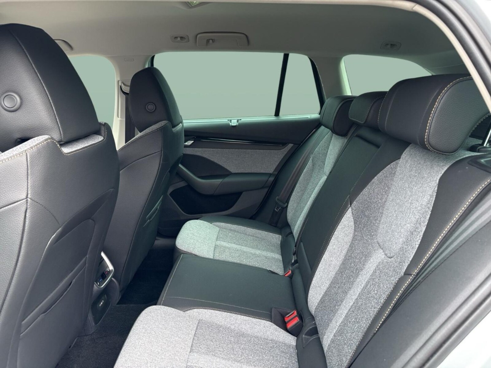 Škoda Octavia Combi – Bild 11