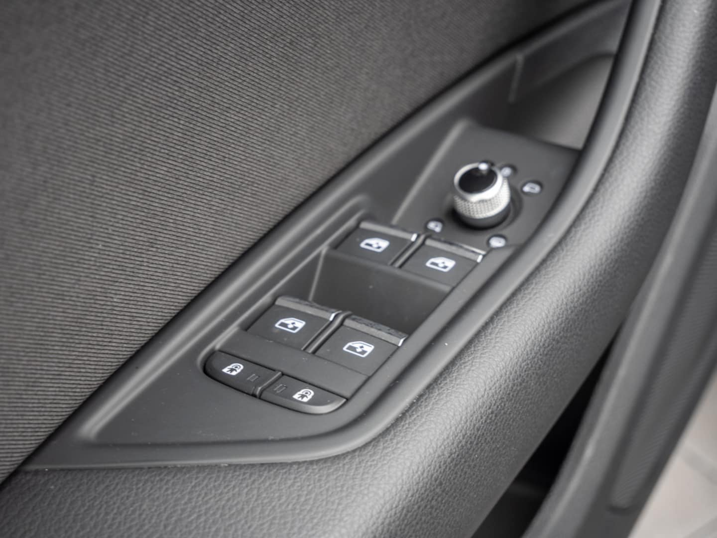 Bild über Audi A4 Avant 35 TDI S tronic - für weitere Informationen kontaktieren Sie den Audi Partner