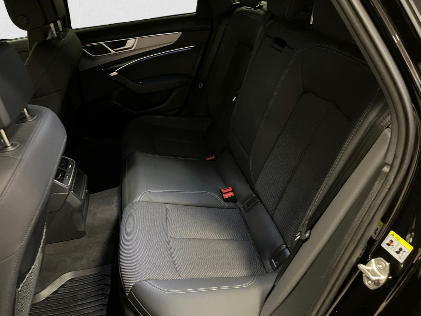 Bild som visar Audi A6 Avant A6 Avant 40 TDI quattro S line 204 hk S tronic - för mer information kontakta din Audi Partner