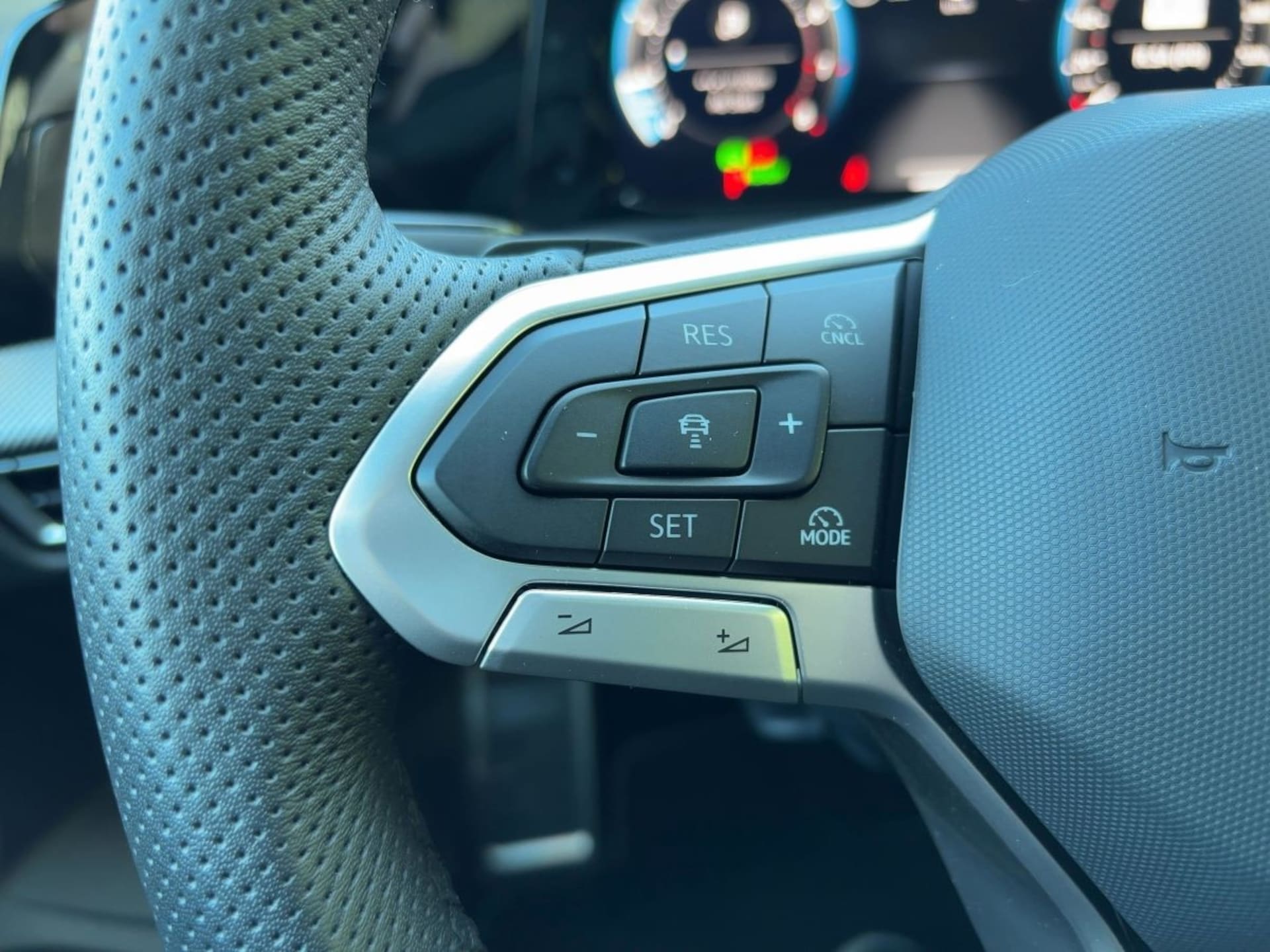 Volkswagen Golf R-Line