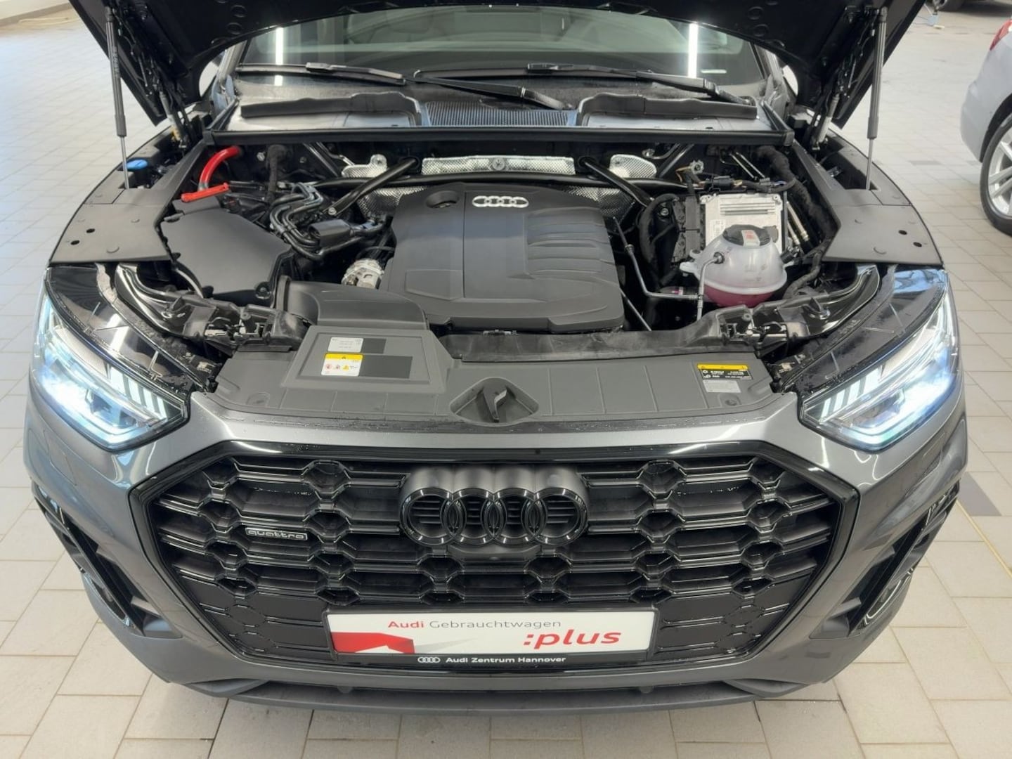 Bild über Audi Q5 40 TDI quattro 150 kW S tronic - für weitere Informationen kontaktieren Sie den Audi Partner
