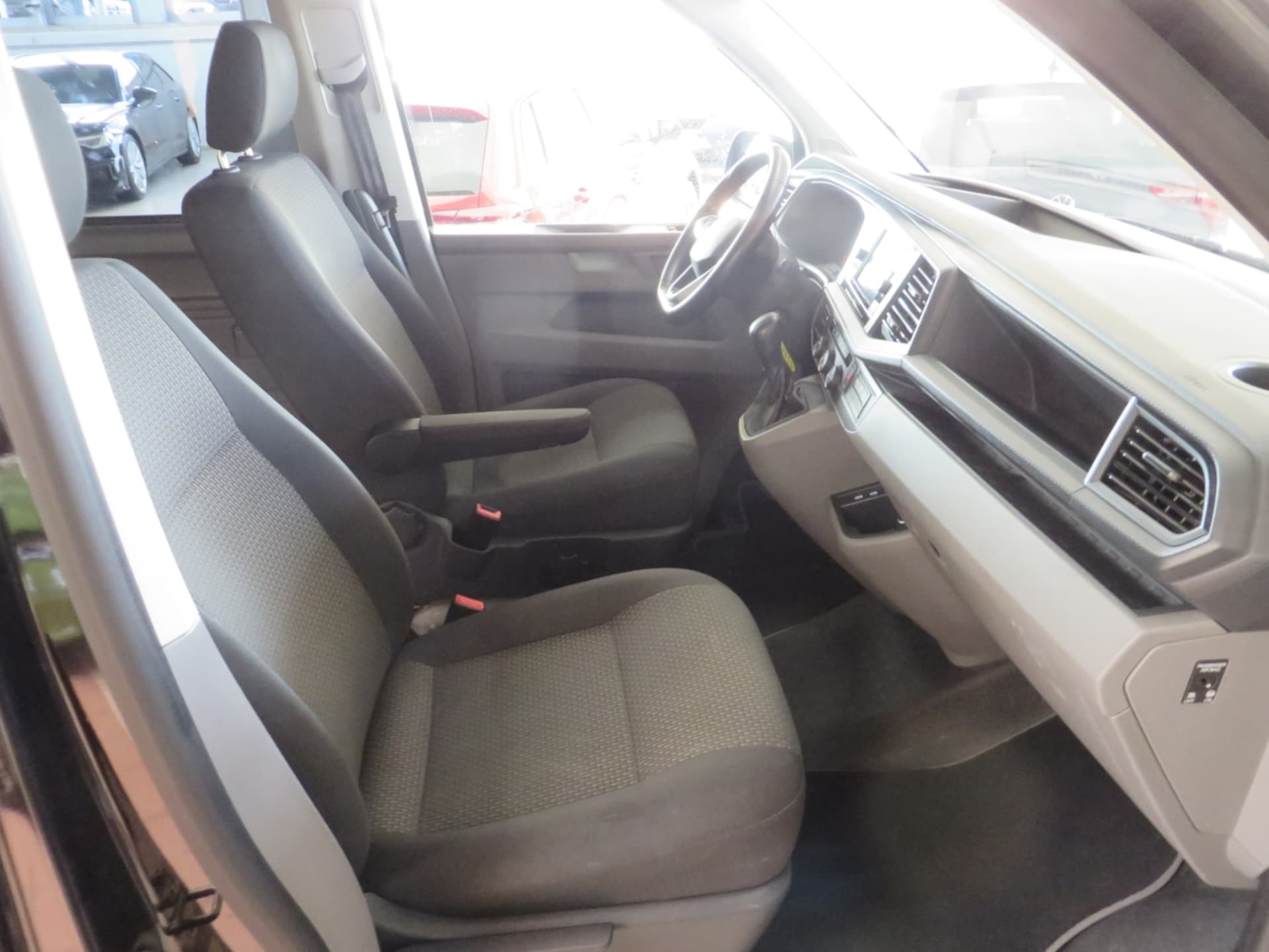 Volkswagen T6.1 Caravelle kurzer Radstand Trendline