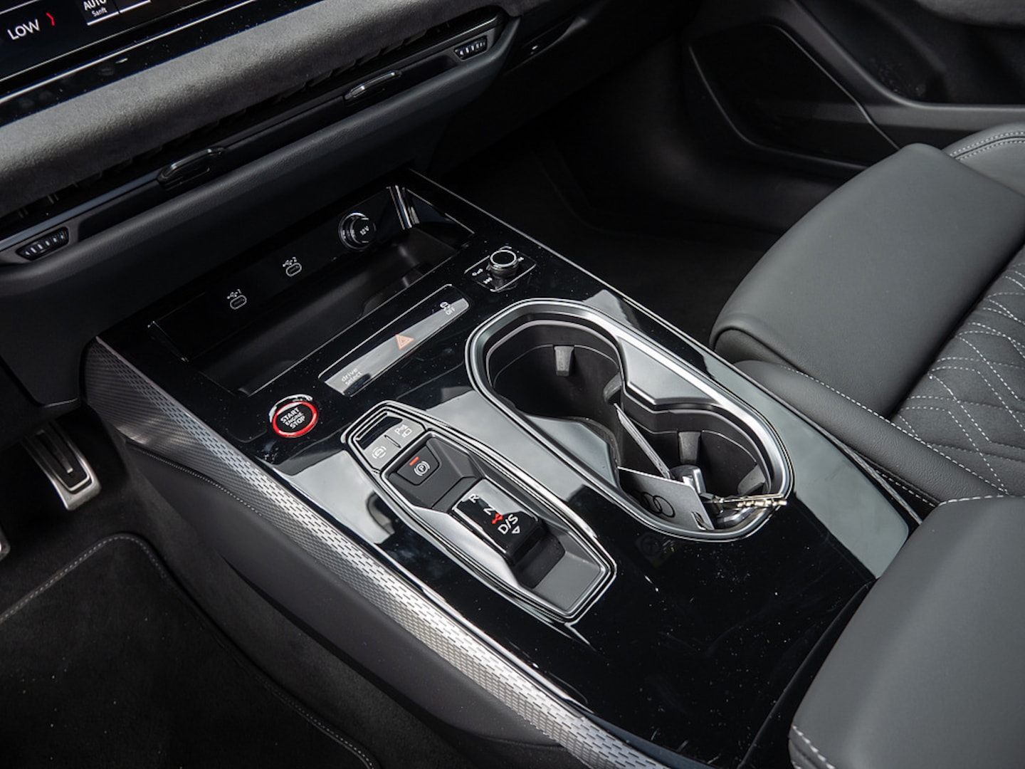 Bild über Audi A6 Avant TDI 150 kW S tronic - für weitere Informationen kontaktieren Sie den Audi Partner