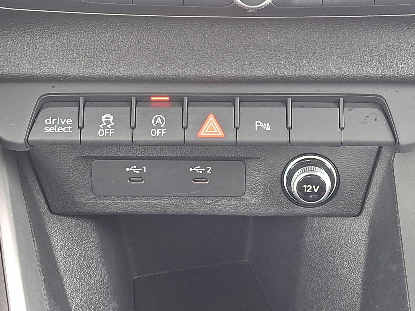 Image about Audi A1 citycarver Design Luxe 30 TFSI 81 kW (110 ch) S tronic