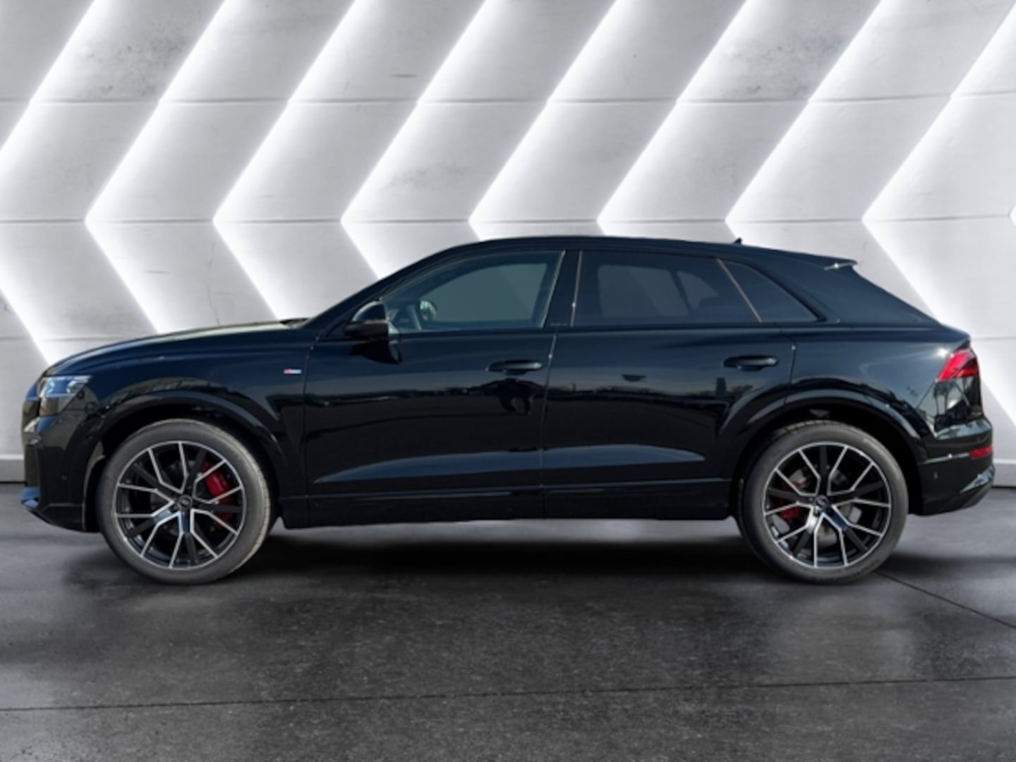 Bild über Audi Q8 SUV S line business TDI quattro 210 kW tiptronic - für weitere Informationen kontaktieren Sie den Audi Partner