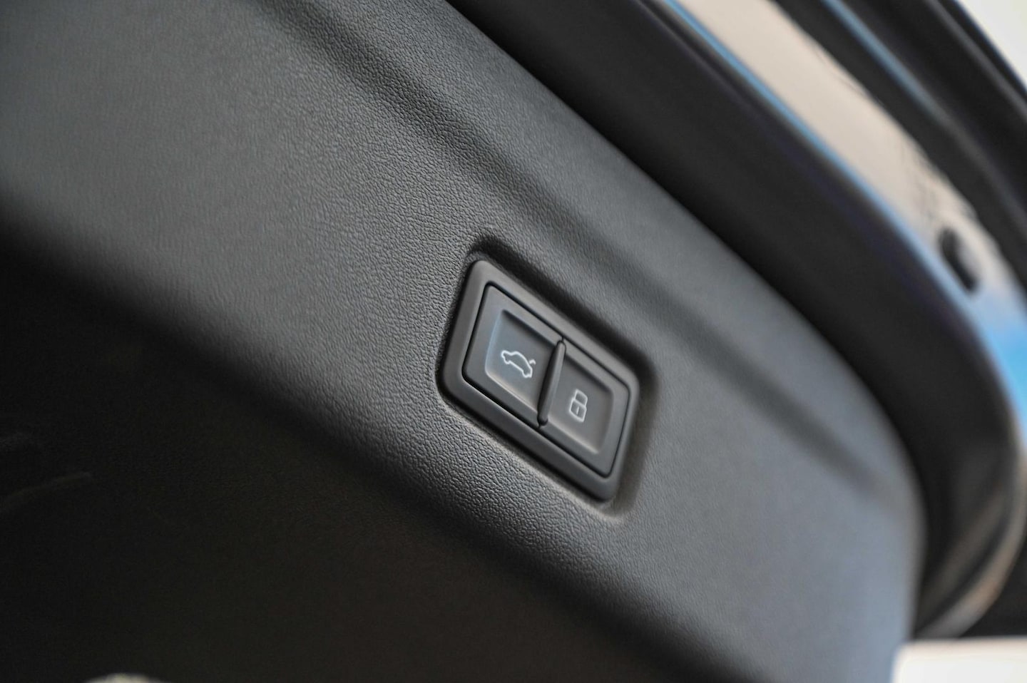 Image about Audi Q6 SUV e-tron e-tron quattro