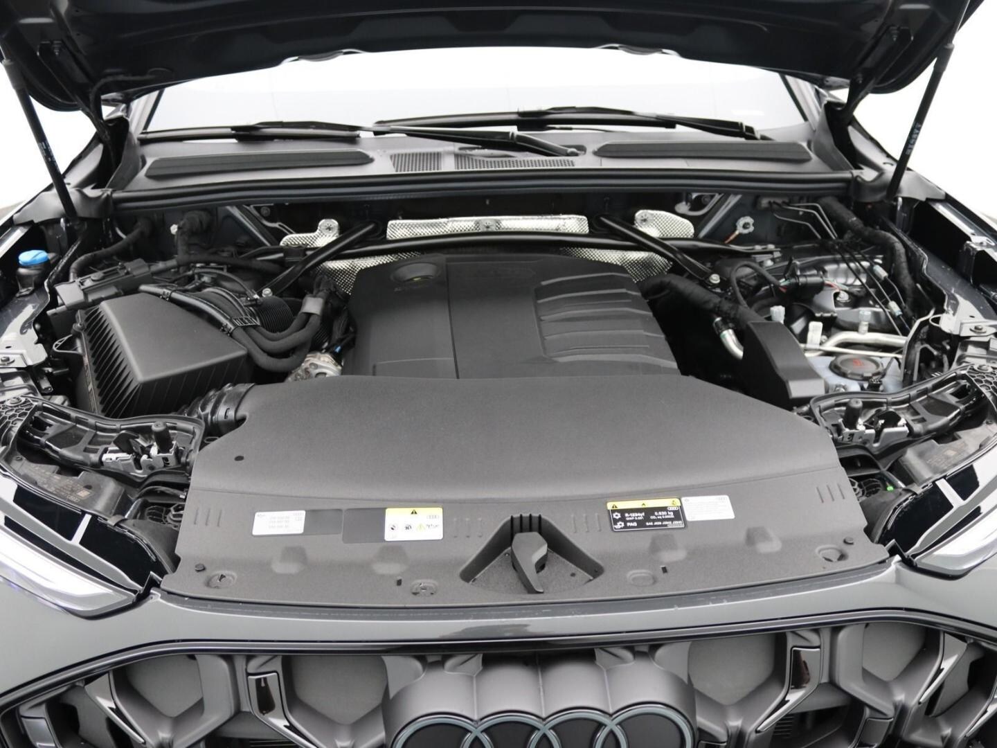 Bild über Audi Q5 SUV TDI quattro 150 kW S tronic - für weitere Informationen kontaktieren Sie den Audi Partner