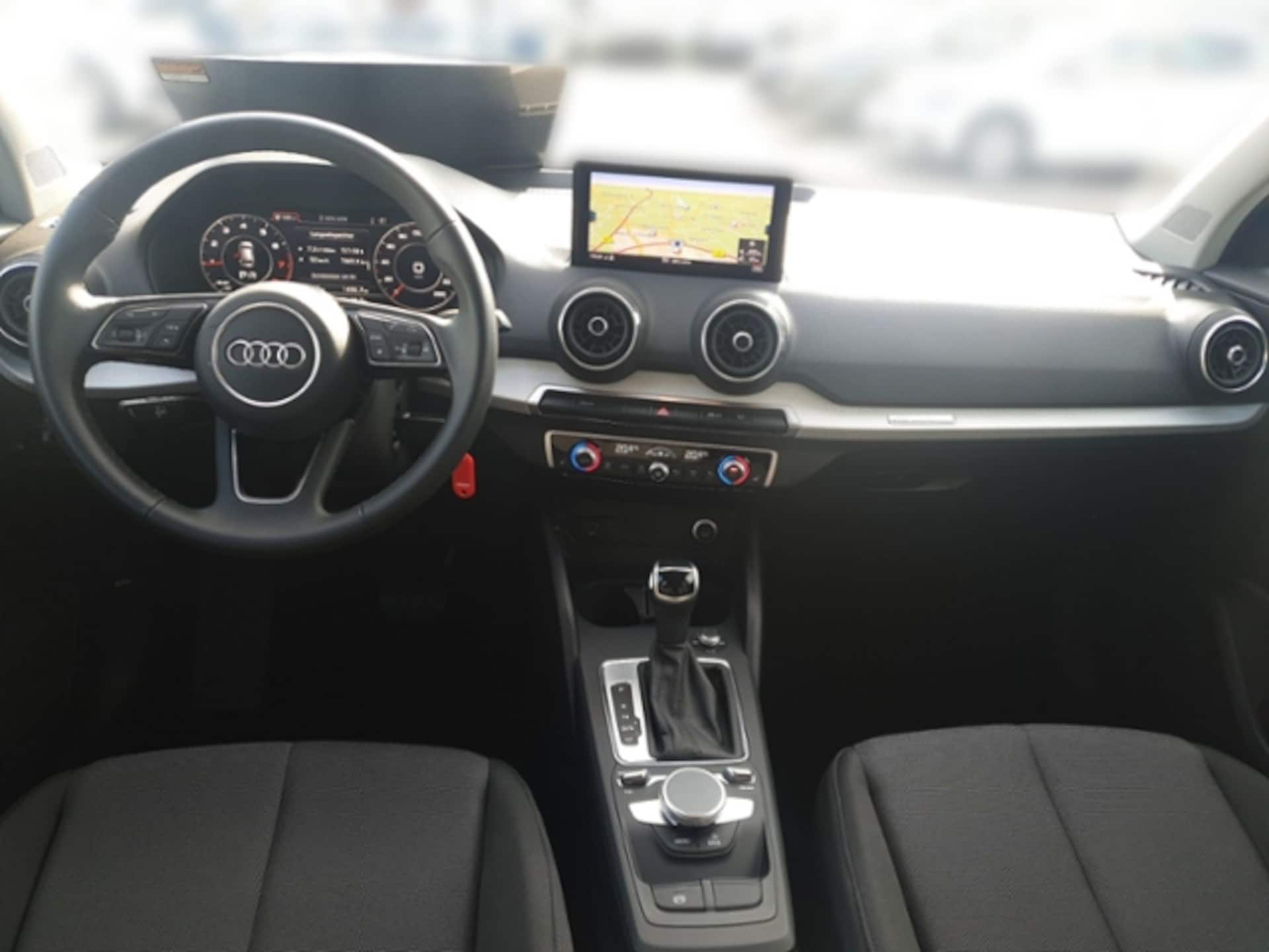 Audi Q2 S line