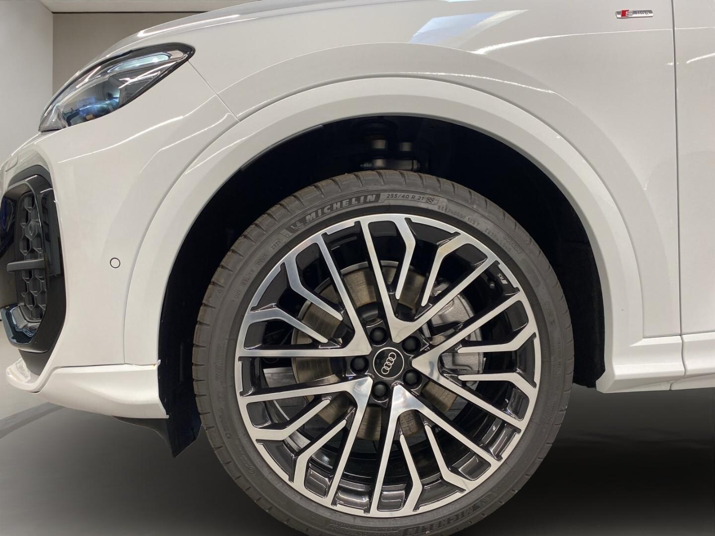 Bild über Audi Q5 Sportback TDI quattro 150 kW S tronic - für weitere Informationen kontaktieren Sie den Audi Partner