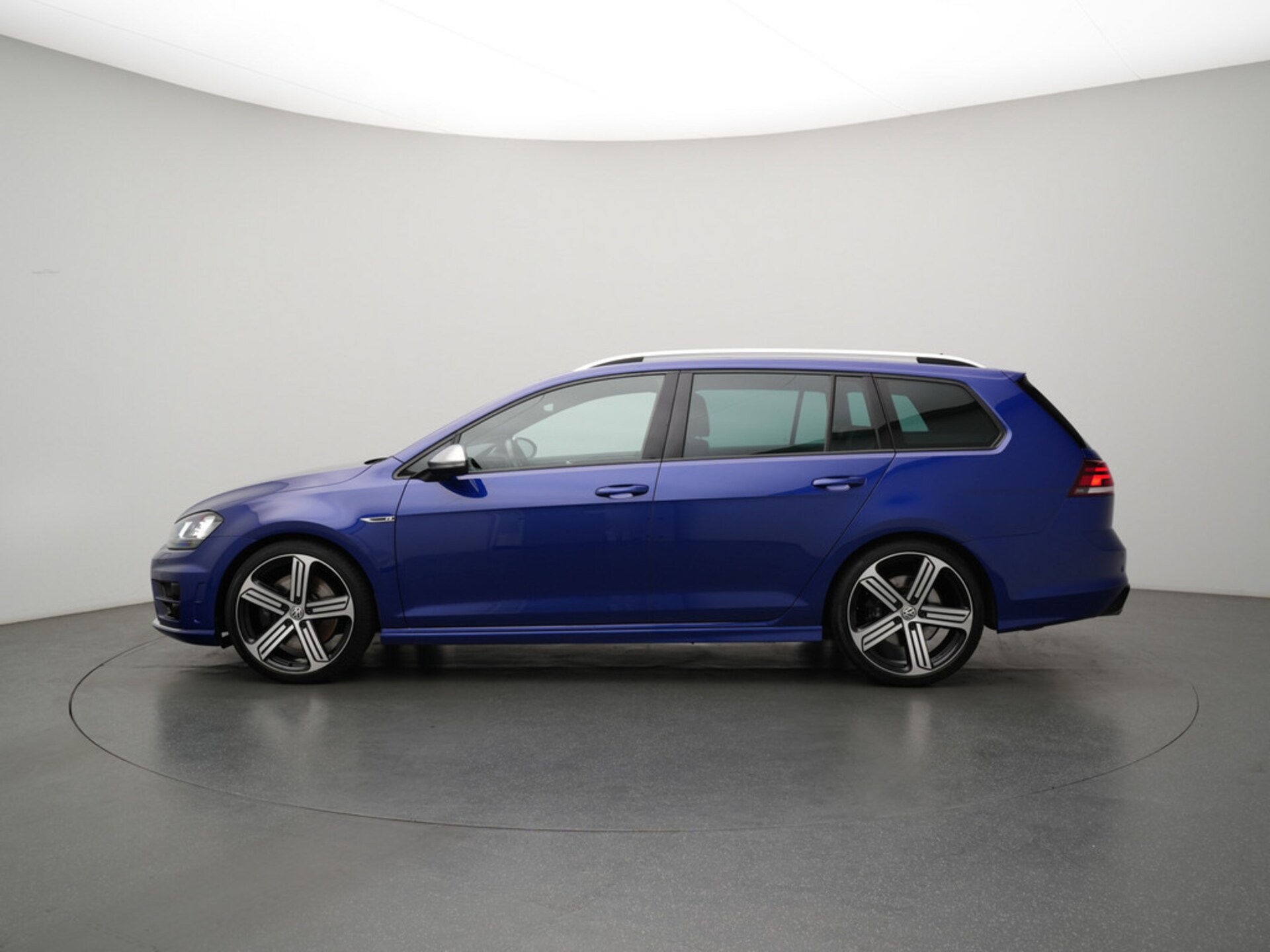 Volkswagen Golf Variant R