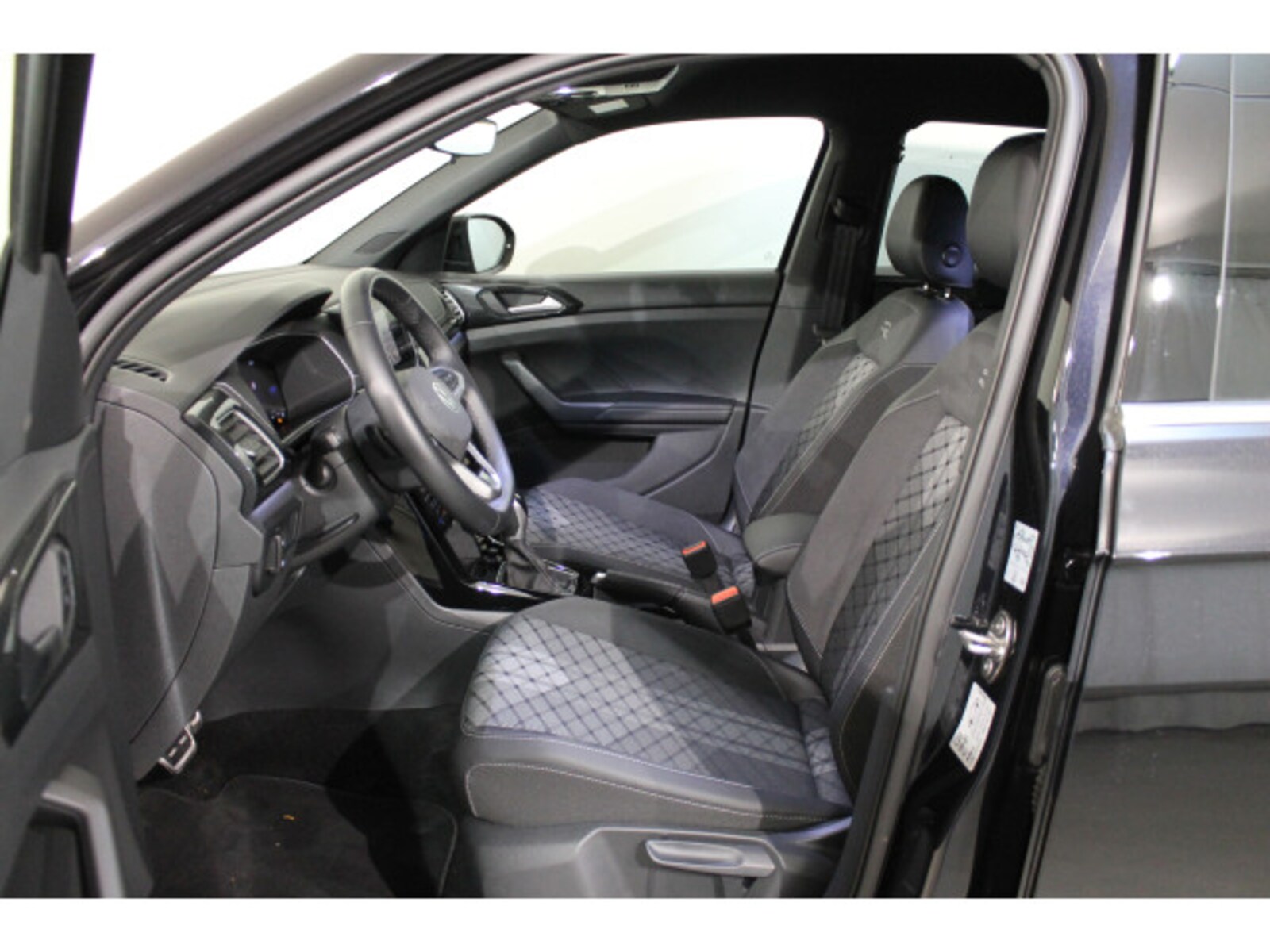 Volkswagen T-Cross – Bild 11