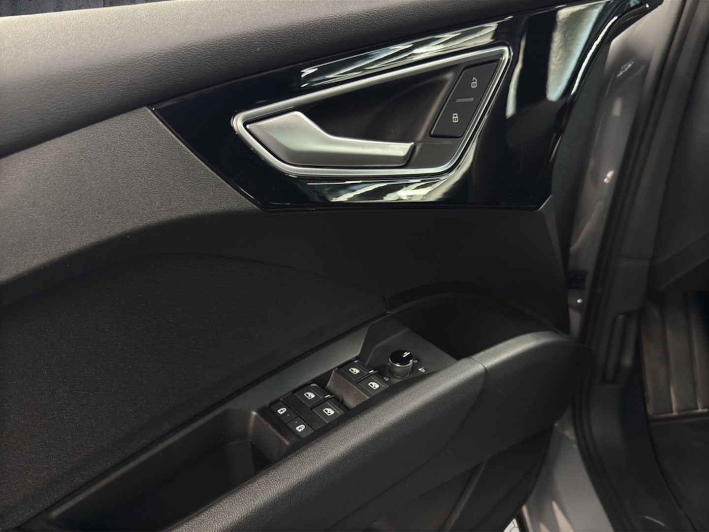 Bild über Audi Q4 e-tron 40 e-tron - für weitere Informationen kontaktieren Sie den Audi Partner