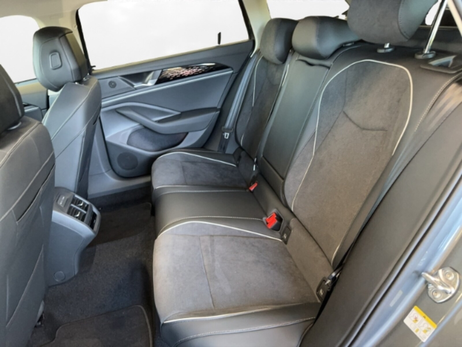 Volkswagen Passat – Bild 9