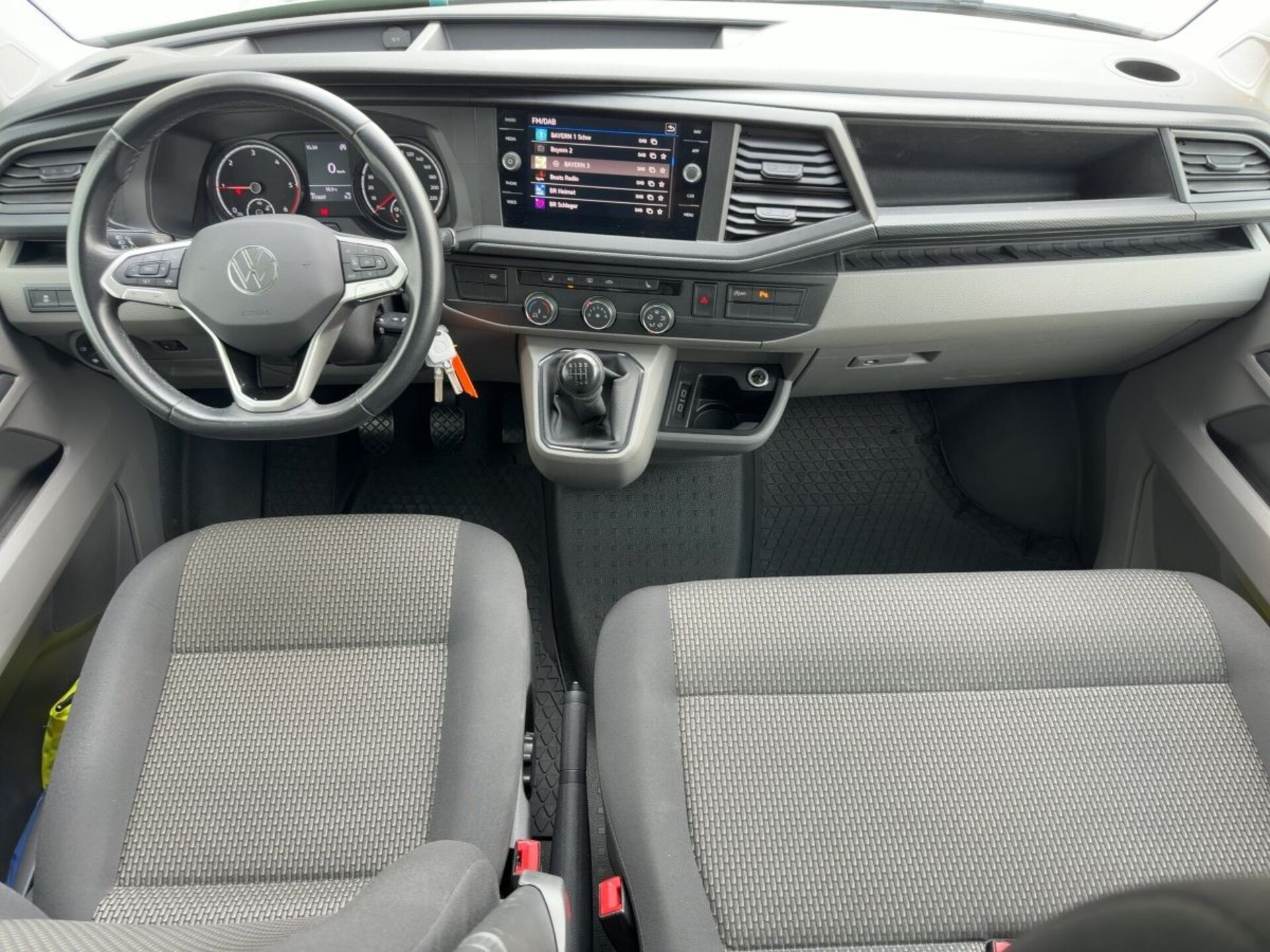Volkswagen T6.1 Transporter Kombi kurzer Radstand