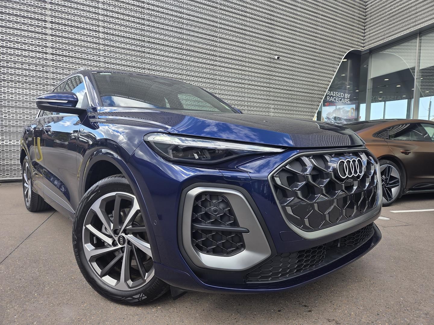 Image about Audi Q5 SUV TFSI quattro 200 kW sport