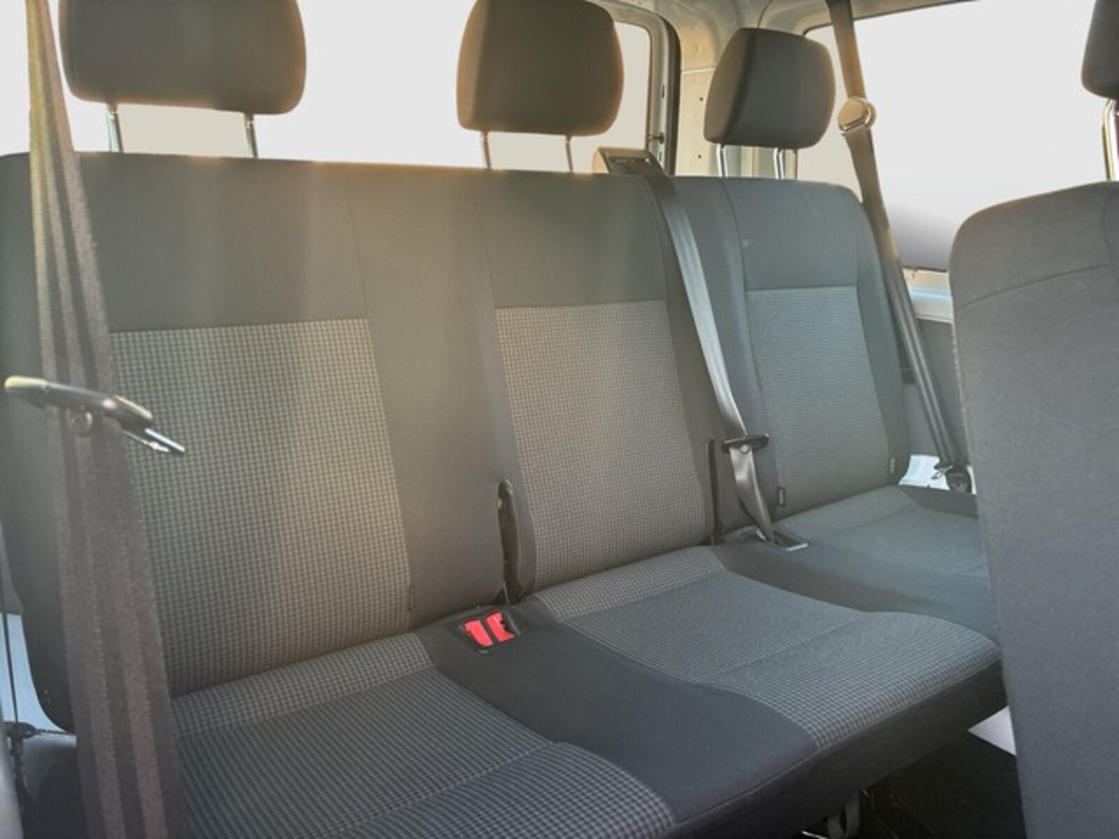 Volkswagen T6.1 Transporter Kombi kurzer Radstand – Bild 19
