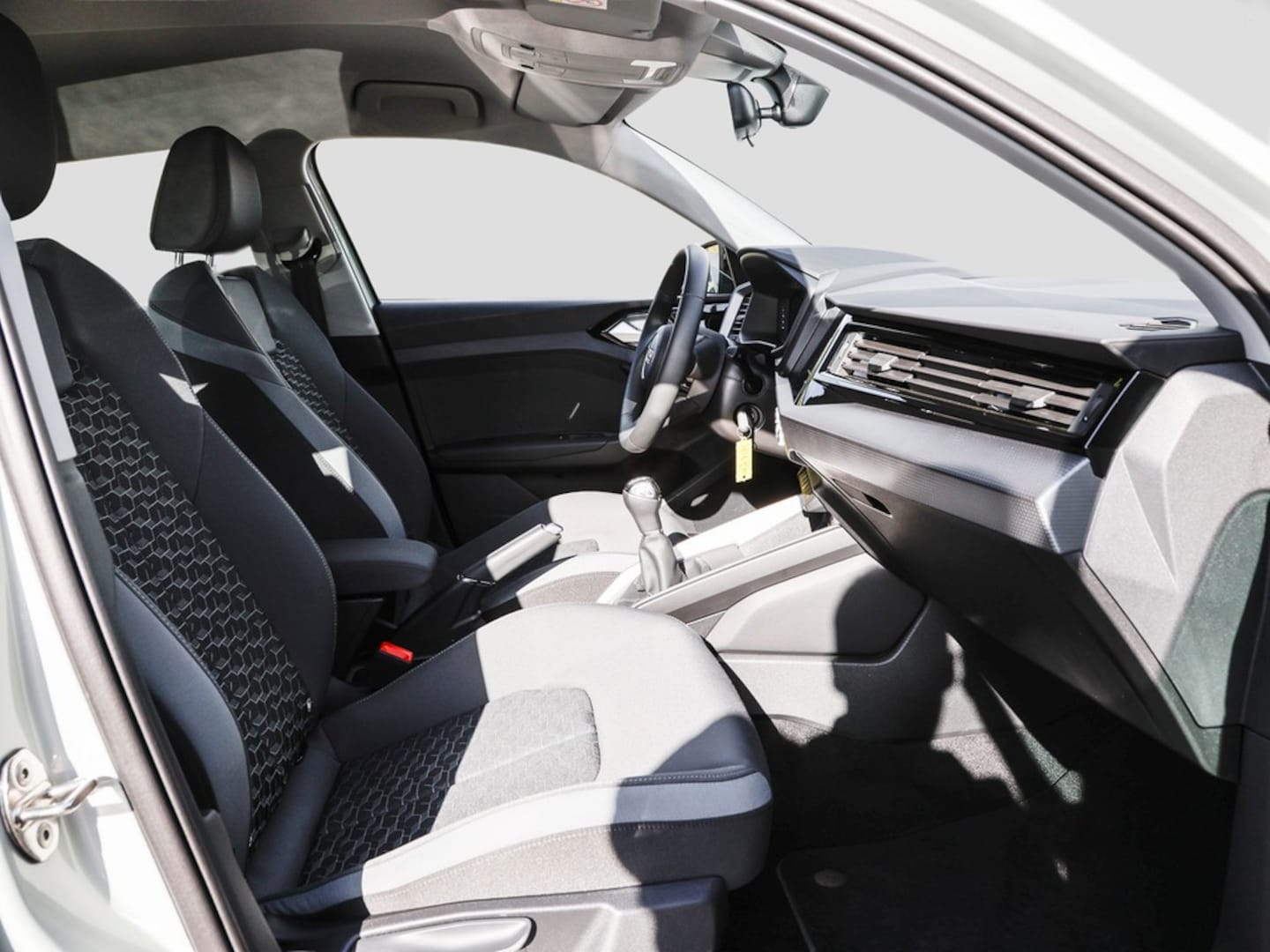 Bild über Audi A1 Sportback advanced 30 TFSI Schaltgetriebe - für weitere Informationen kontaktieren Sie den Audi Partner