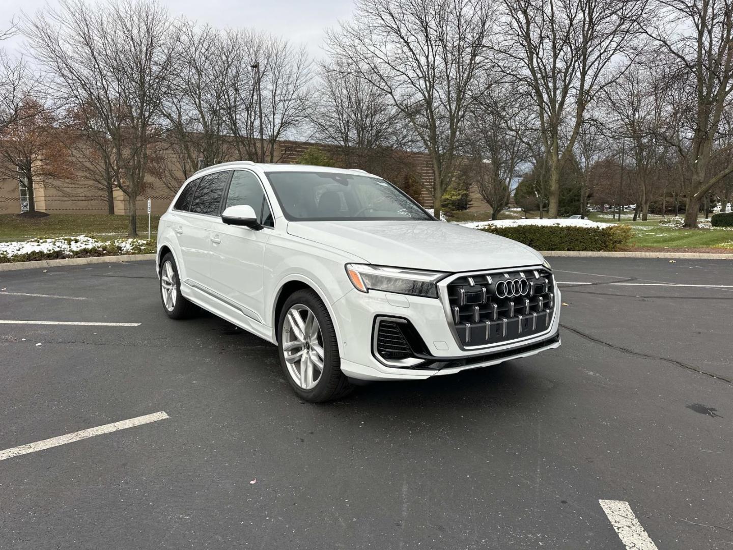 2025 Audi Q7 55 Premium Plus quattro Tiptronic's photo