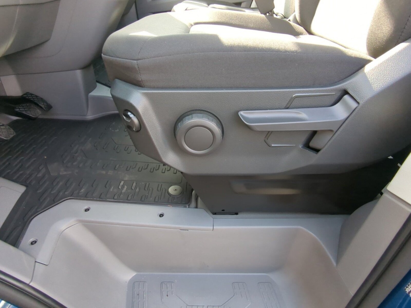 Volkswagen Crafter Kasten mittlerer Radstand – Bild 17
