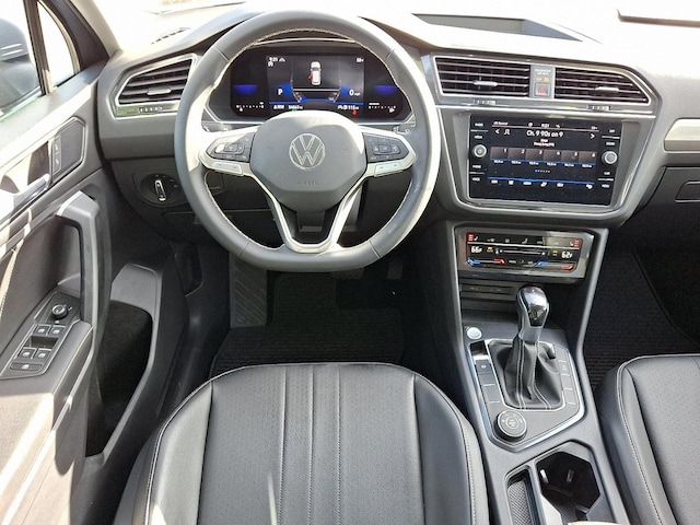 2022 Volkswagen Tiguan SE - Photo 11