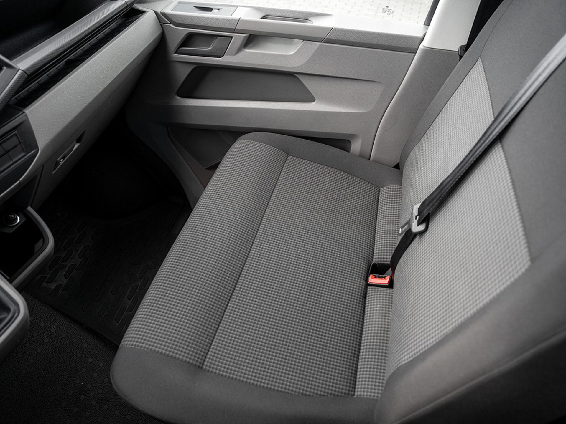 Volkswagen T6.1 Transporter Kasten langer Radstand